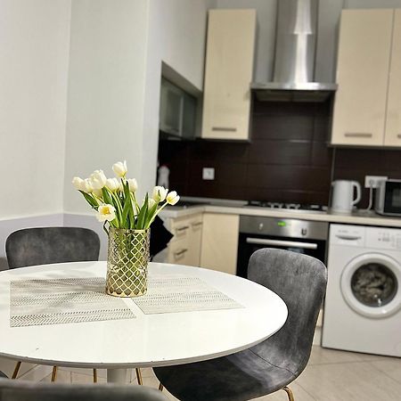 Miamo Apart Гнатюка 18 Lviv Exterior foto