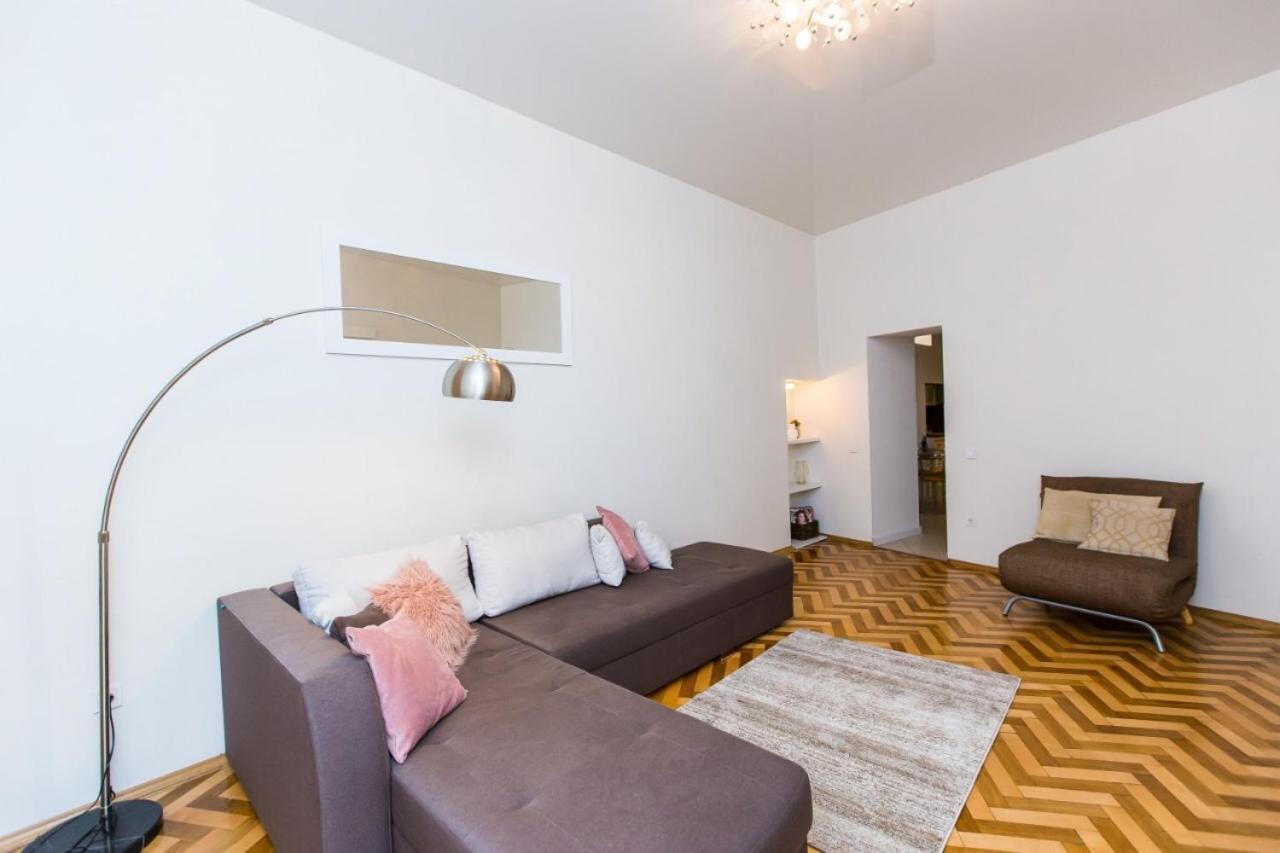 Miamo Apart Гнатюка 18 Lviv Exterior foto
