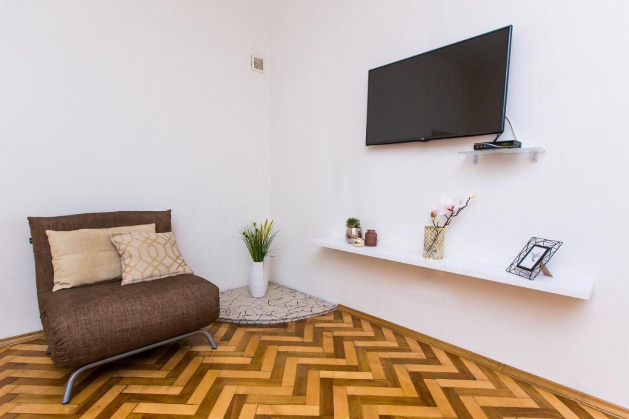 Miamo Apart Гнатюка 18 Lviv Exterior foto