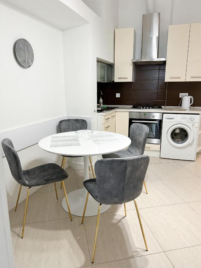 Miamo Apart Гнатюка 18 Lviv Exterior foto
